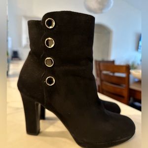 Stunning soft and cozy boots with platform-memory foam.